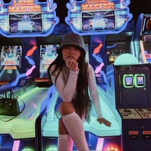 Meet your Posher, Simone